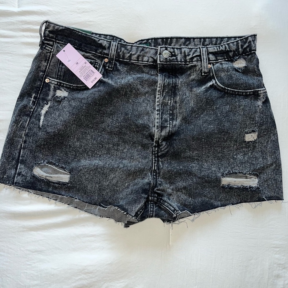 Distressed shorts